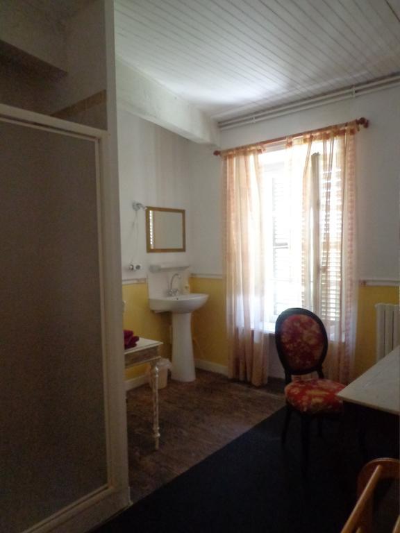 Maison Forestiere Bed and Breakfast Veyras Habitación foto